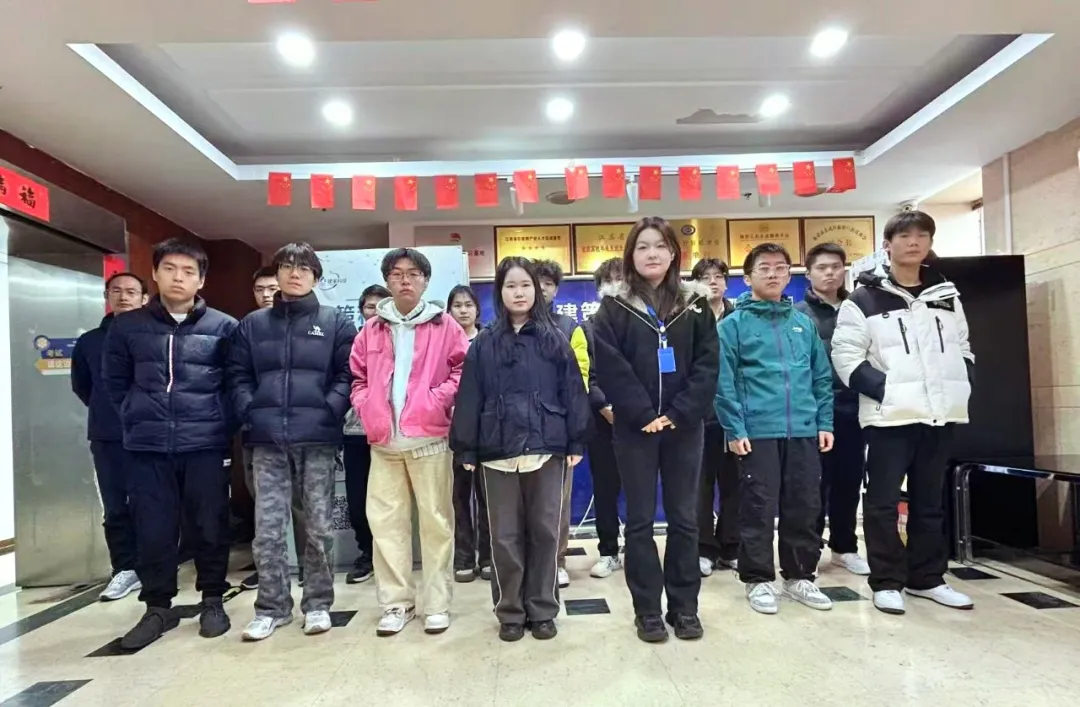 叮！結(jié)班成功！這張合照，是我們努力的最好